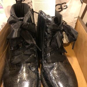UGG Black Glitter Combat Boots Lace EXCELLENT WORN 1 time